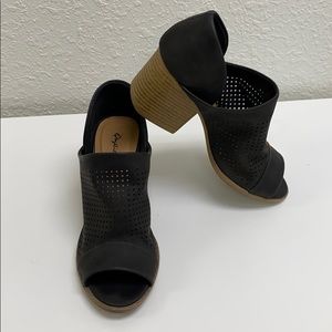 Women’s size 6.5 black Heels